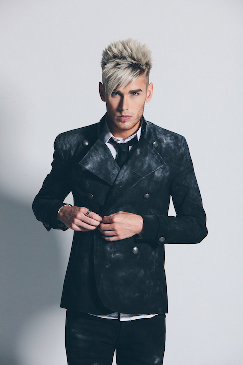 Colton Dixon (Photo by David Molnar)