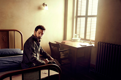 What is Dr. Alan Farragut (Billy Campbell) up to?