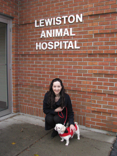 Phyllis poses with her new owner, Lois Gochnauer. (Photos by Sue Campbell)