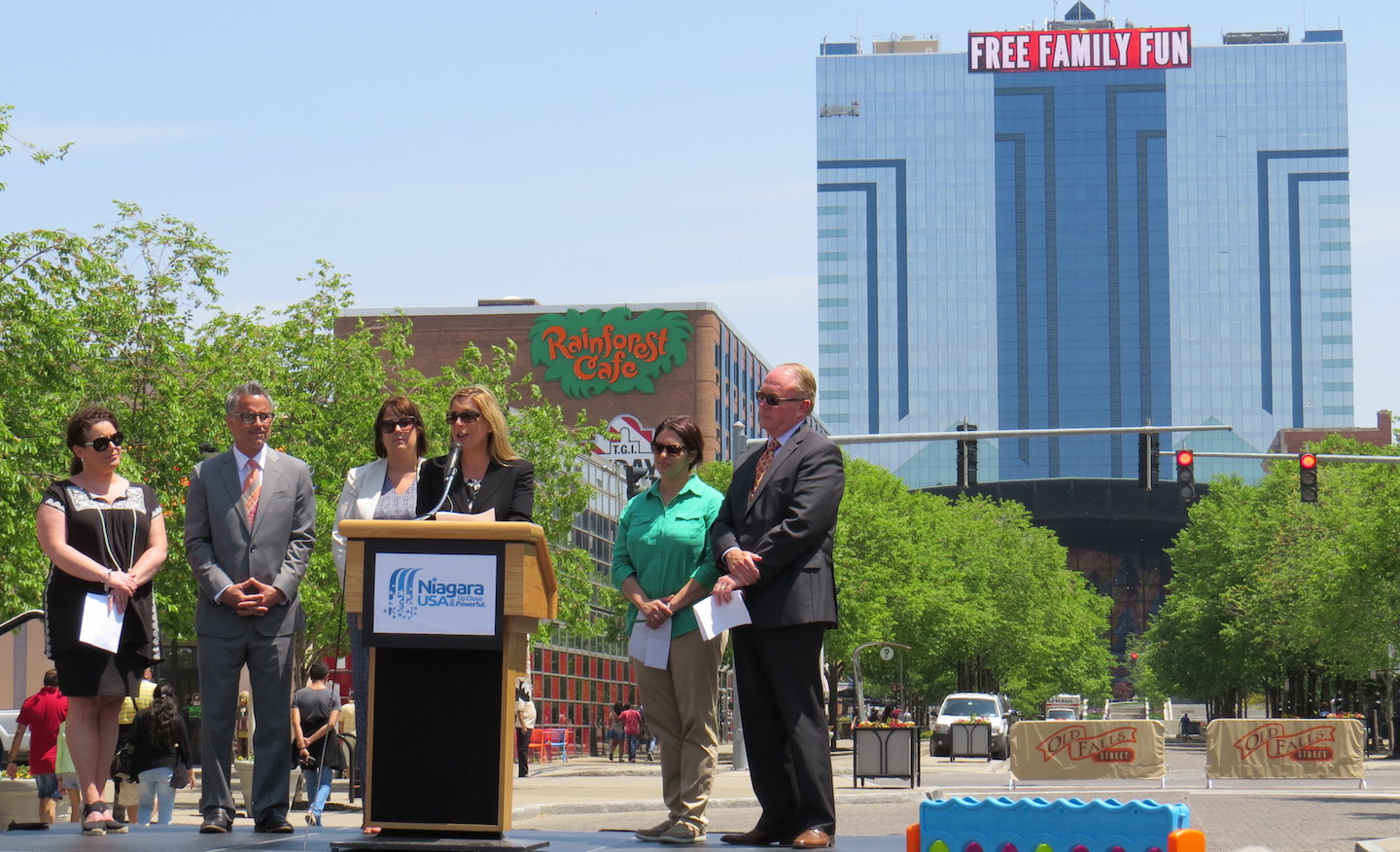 Tonia Ineson at the podium.