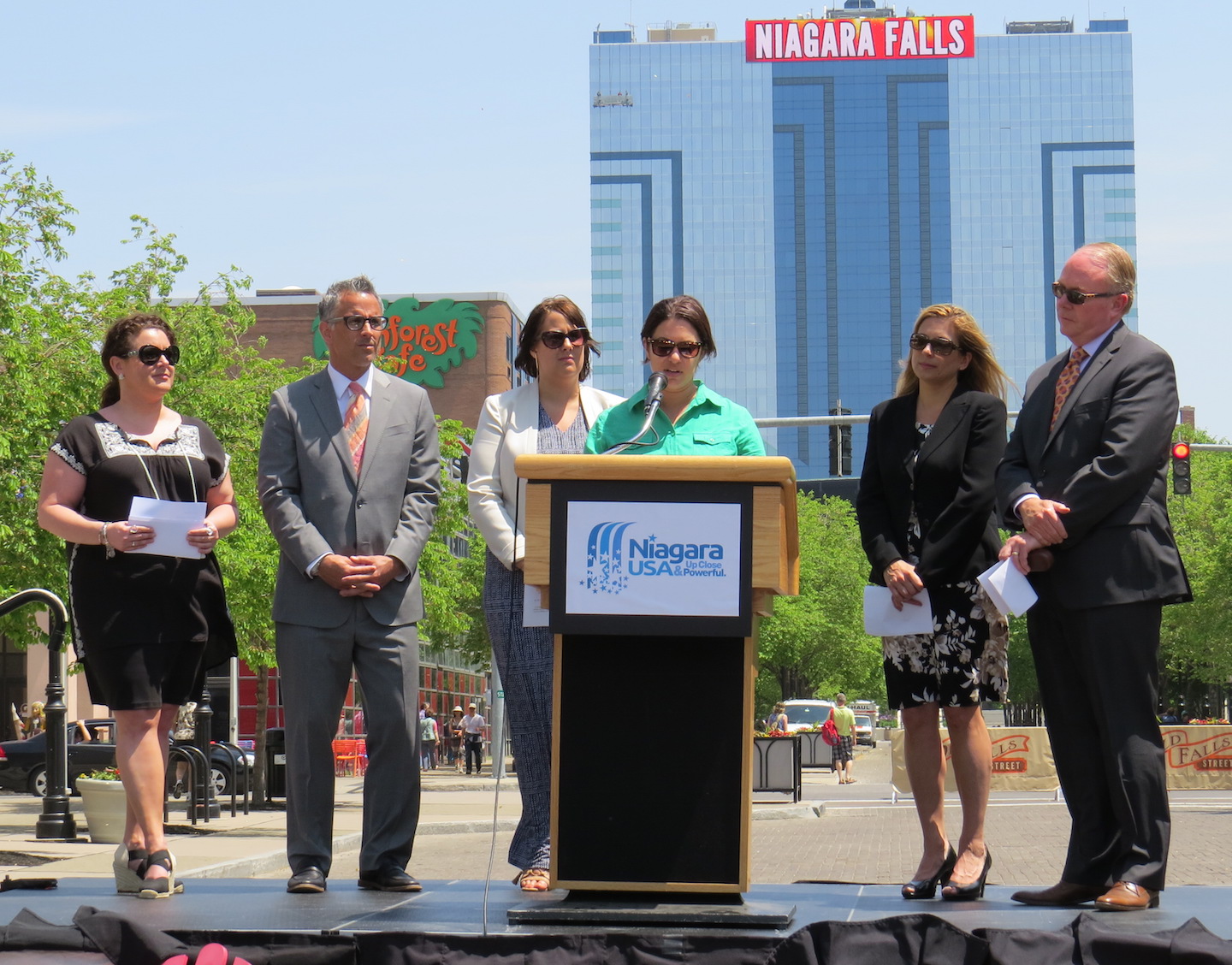 Angela Berti of the New York State Office of Parks, Recreation and Historic Preservation addresses the crowd.