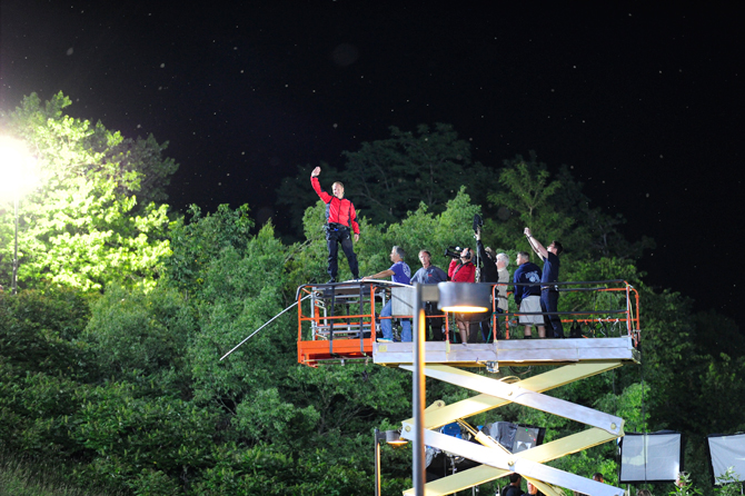Nik Wallenda (photo by Kevin and Dawn Cobello/K&D Action Photo)