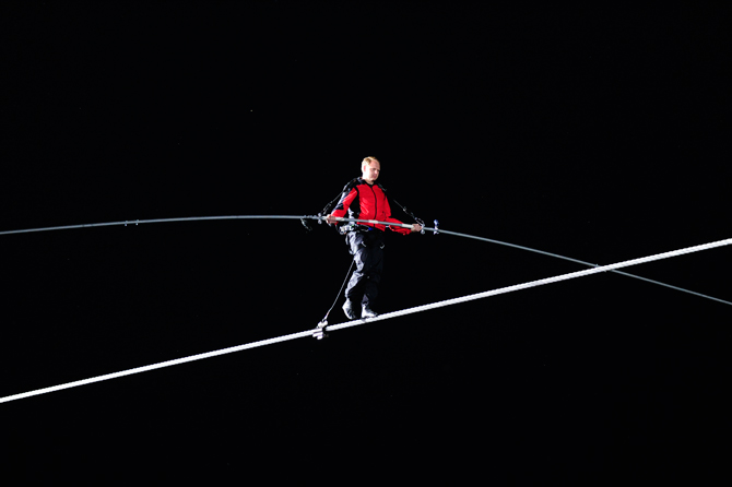 Nik Wallenda (photo by Kevin and Dawn Cobello/K&D Action Photo)