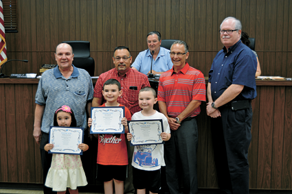 Town of Niagara Councilmen stand with some of the participants of 