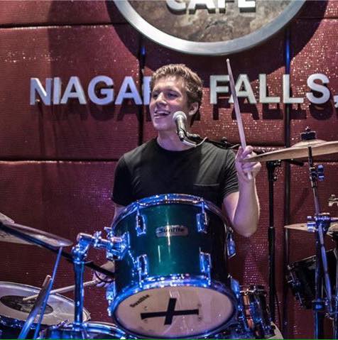 Joseph Roscetti Jr.at the band's show at Hard Rock Cafe on Sep. 24. (Photo by Peter David)